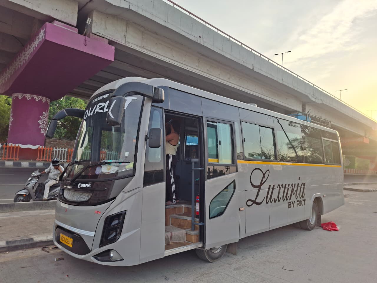 33 Seater Mini Bus